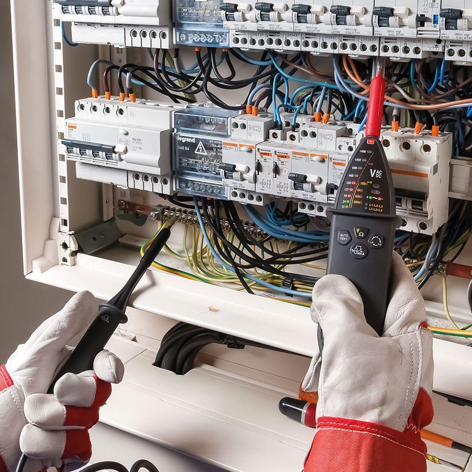 industrial electrician Abu Dhabi